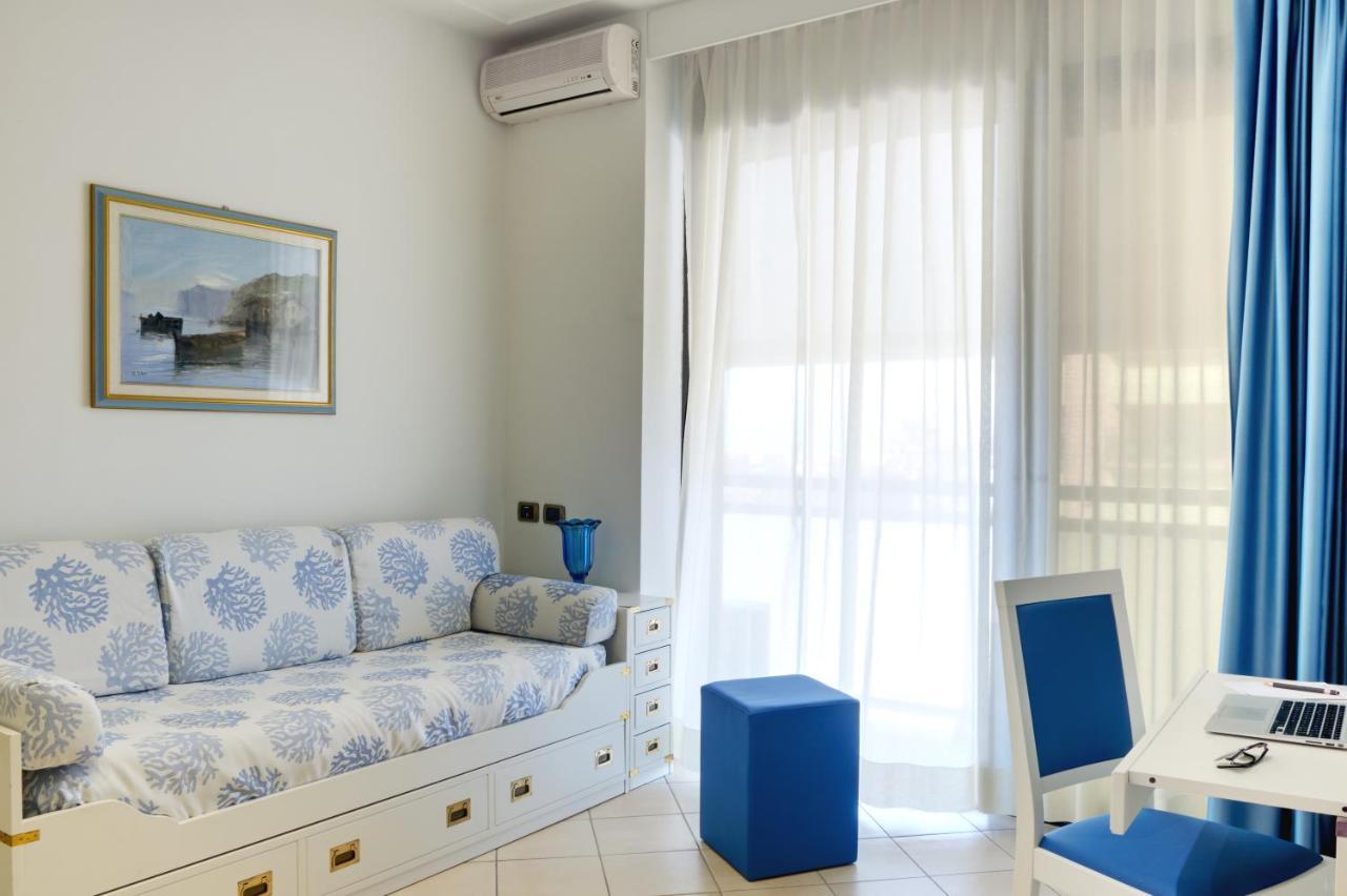 Hotel Caesar Residence & Spa Lido di Camaiore Esterno foto