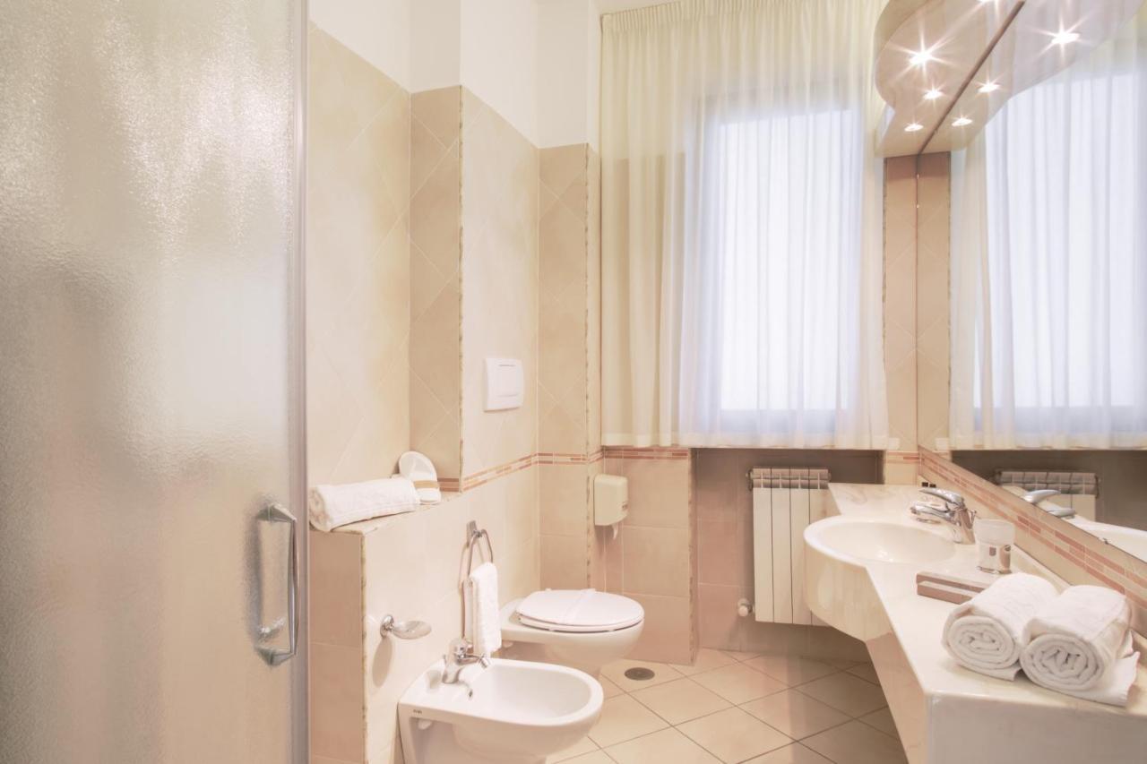 Hotel Caesar Residence & Spa Lido di Camaiore Esterno foto