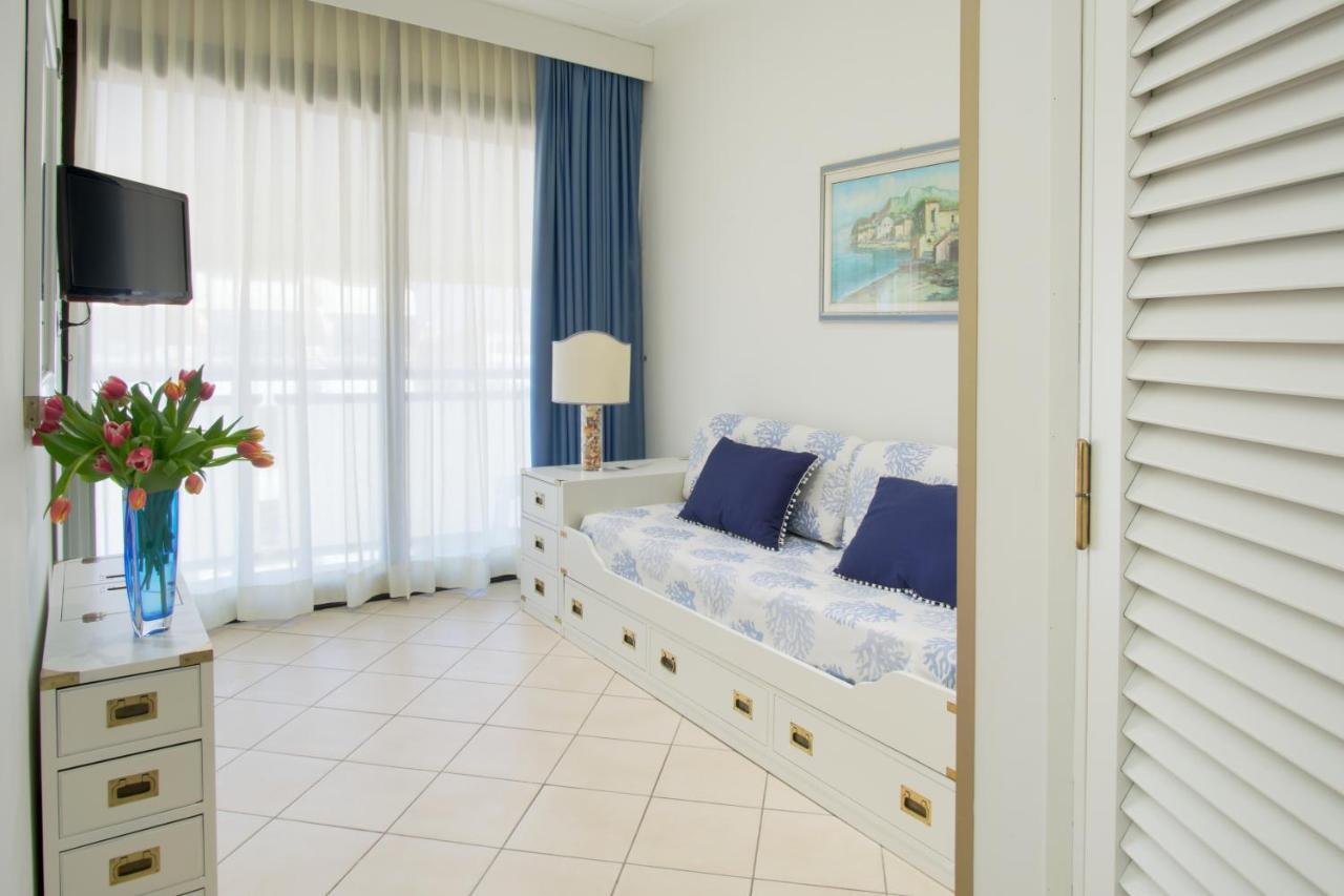 Hotel Caesar Residence & Spa Lido di Camaiore Esterno foto