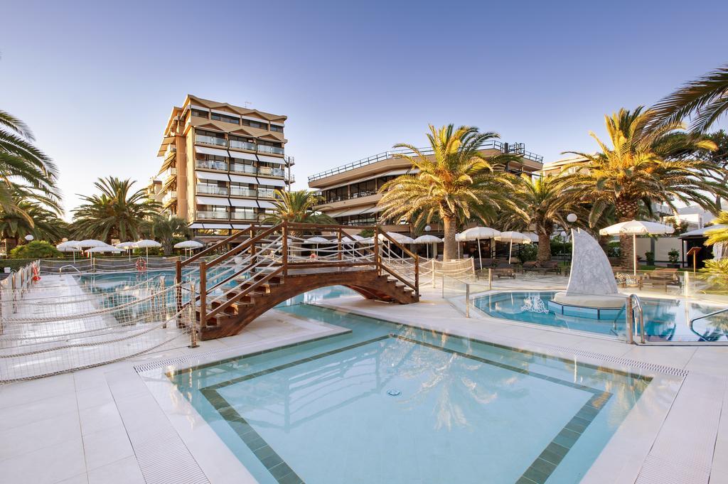 Hotel Caesar Residence & Spa Lido di Camaiore Esterno foto