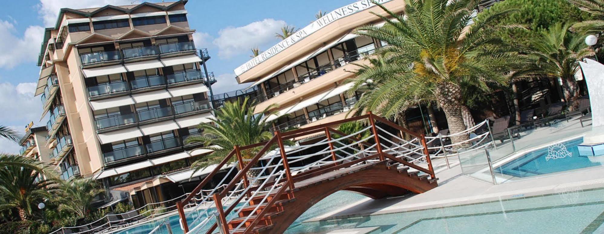 Hotel Caesar Residence & Spa Lido di Camaiore Esterno foto