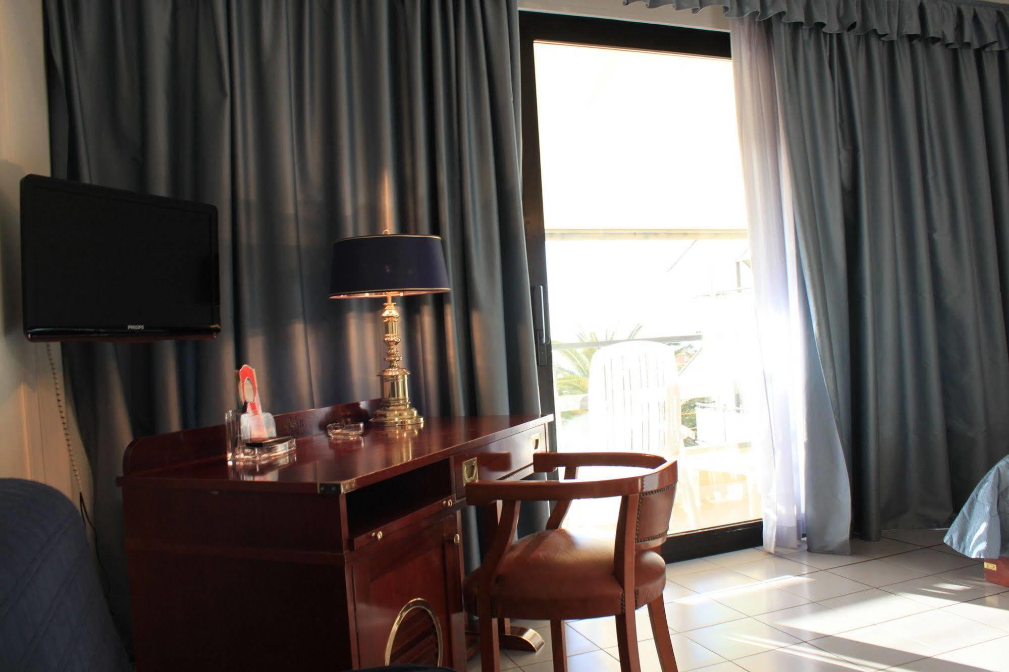 Hotel Caesar Residence & Spa Lido di Camaiore Esterno foto