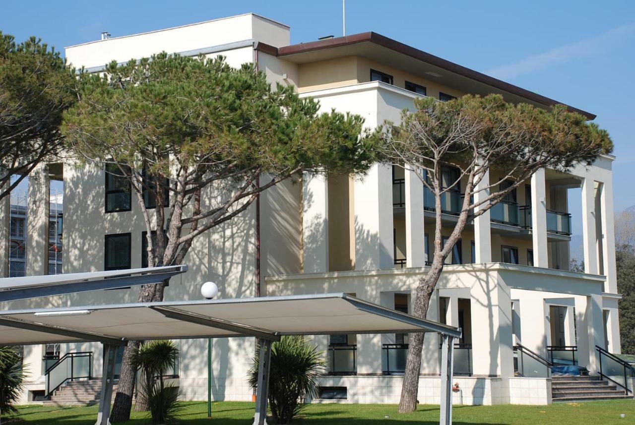 Hotel Caesar Residence & Spa Lido di Camaiore Esterno foto