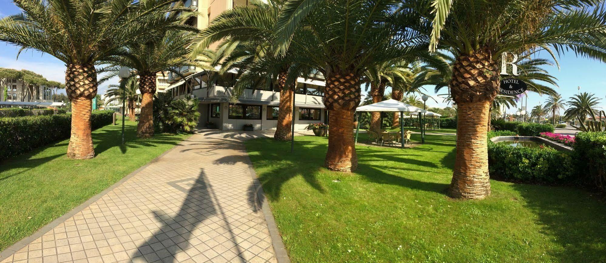 Hotel Caesar Residence & Spa Lido di Camaiore Esterno foto
