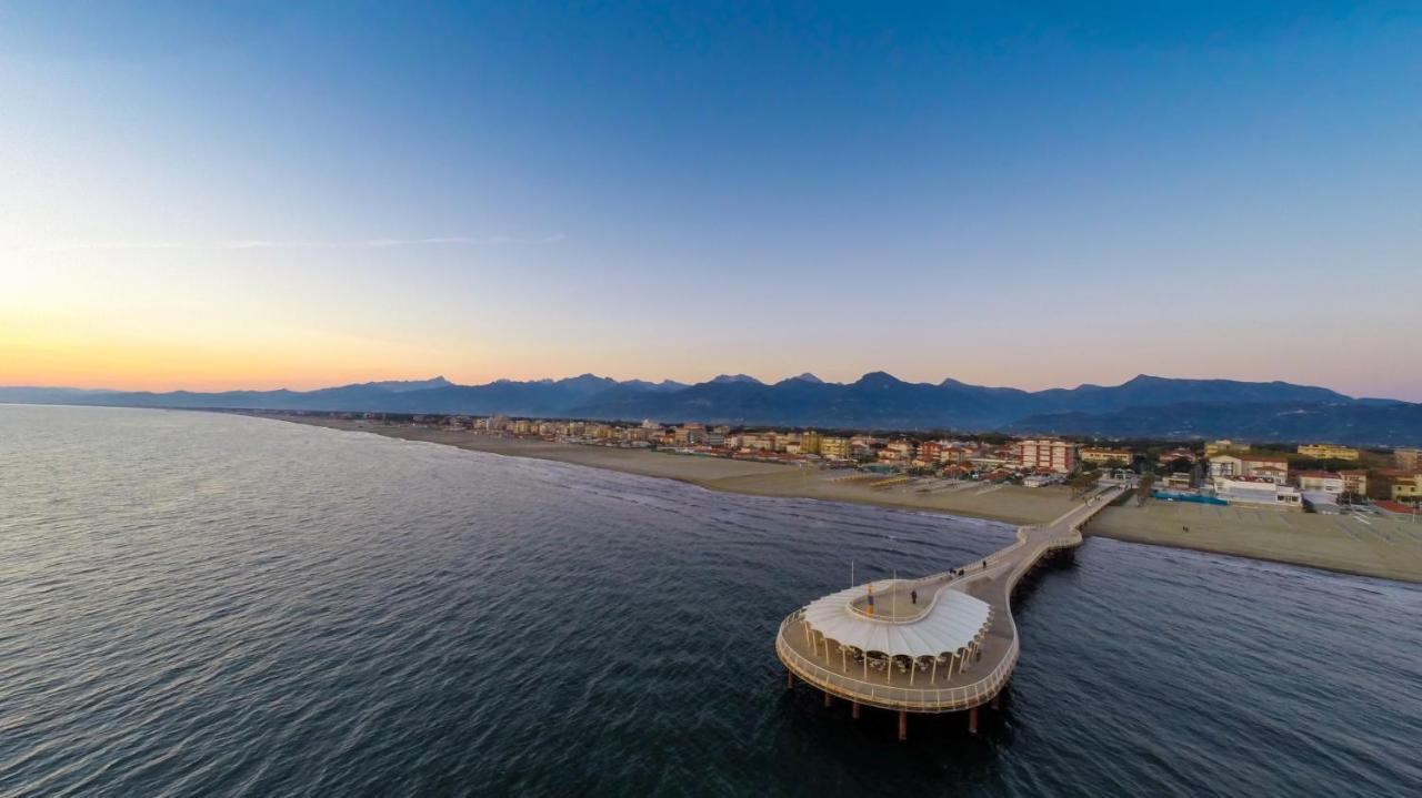 Hotel Caesar Residence & Spa Lido di Camaiore Esterno foto